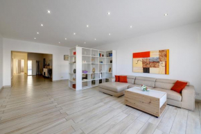 Stylish 3 Bedroom Holiday Apartment in St Julians